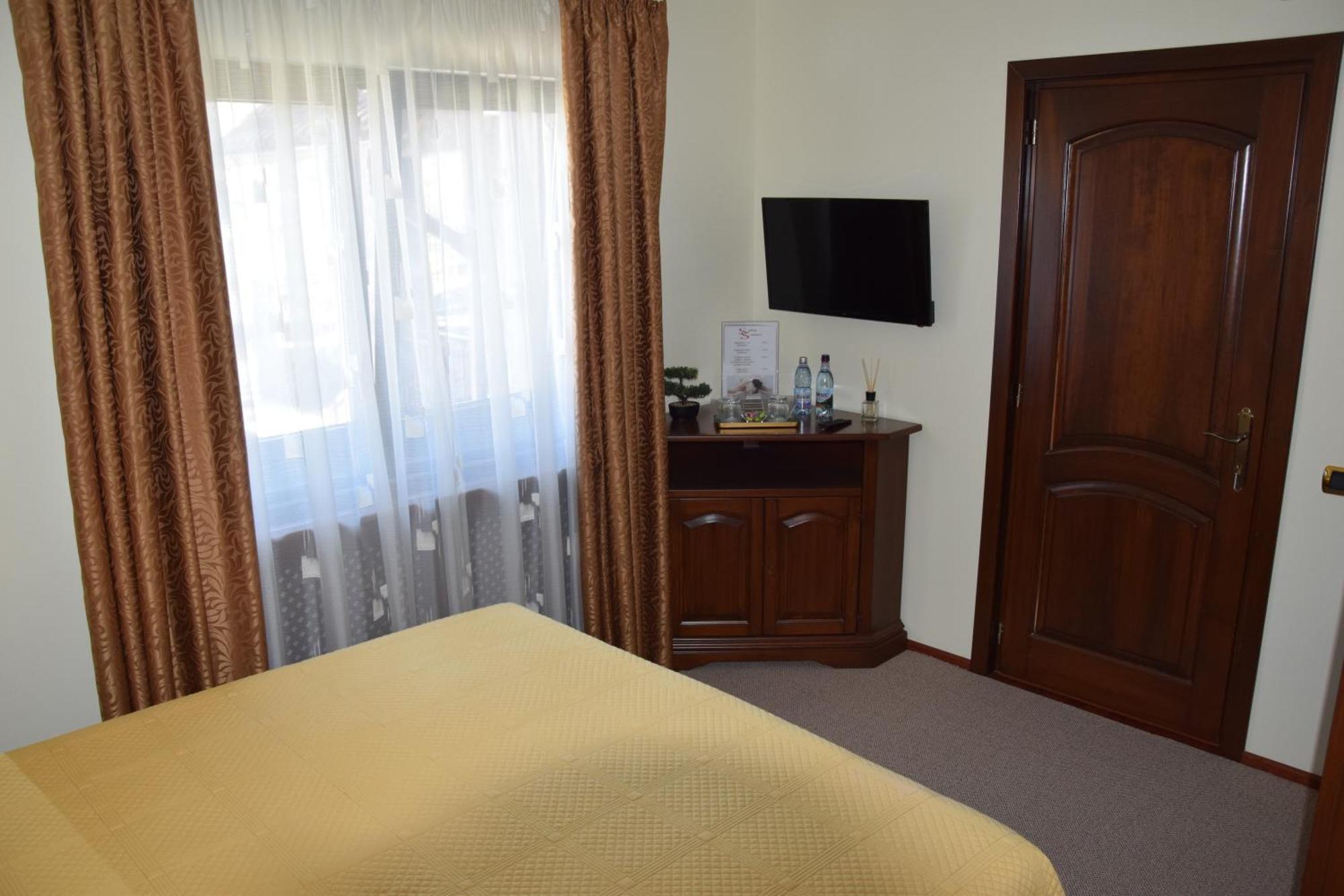 Pensiunea Select Curtea de Argeş Exteriér fotografie