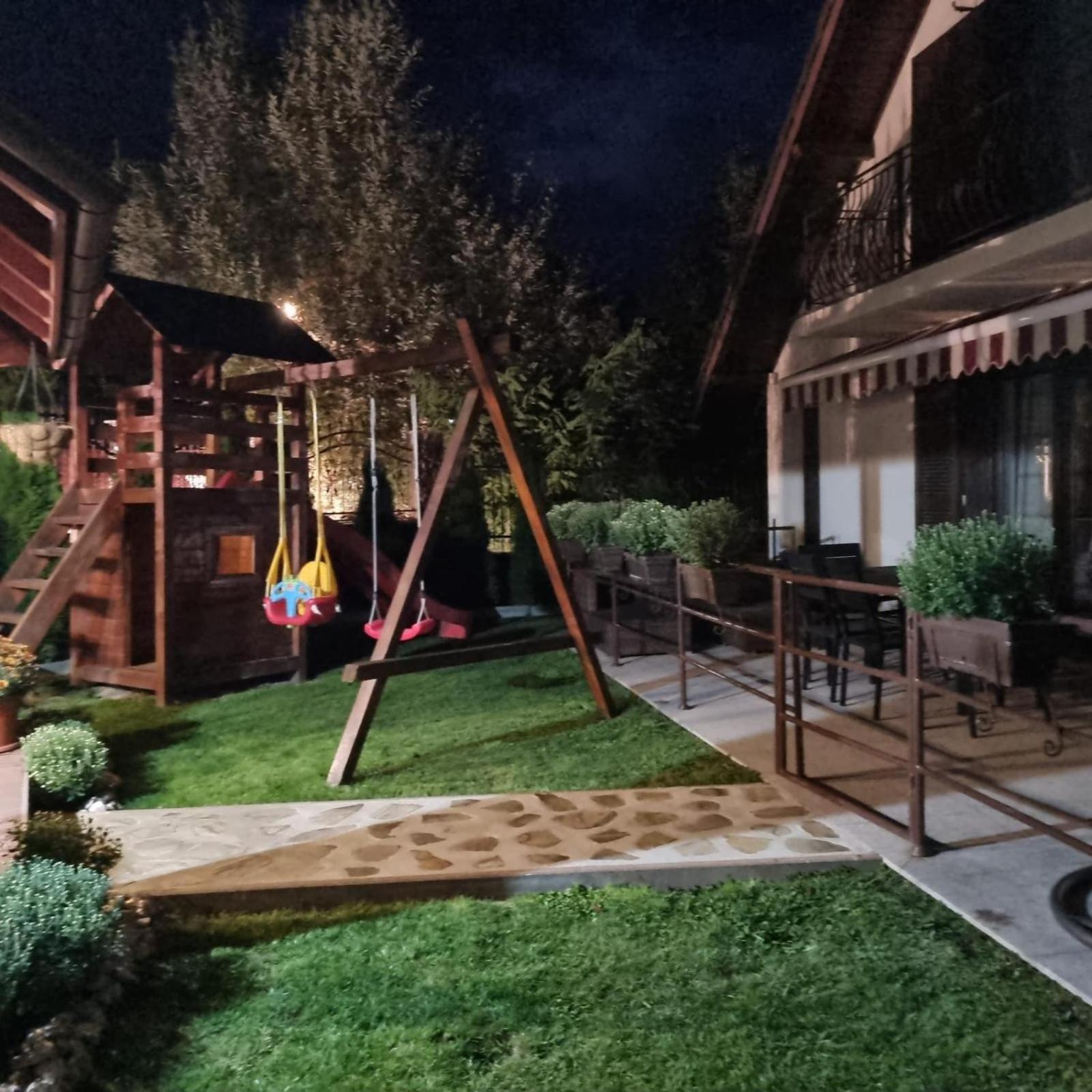 Pensiunea Select Curtea de Argeş Exteriér fotografie