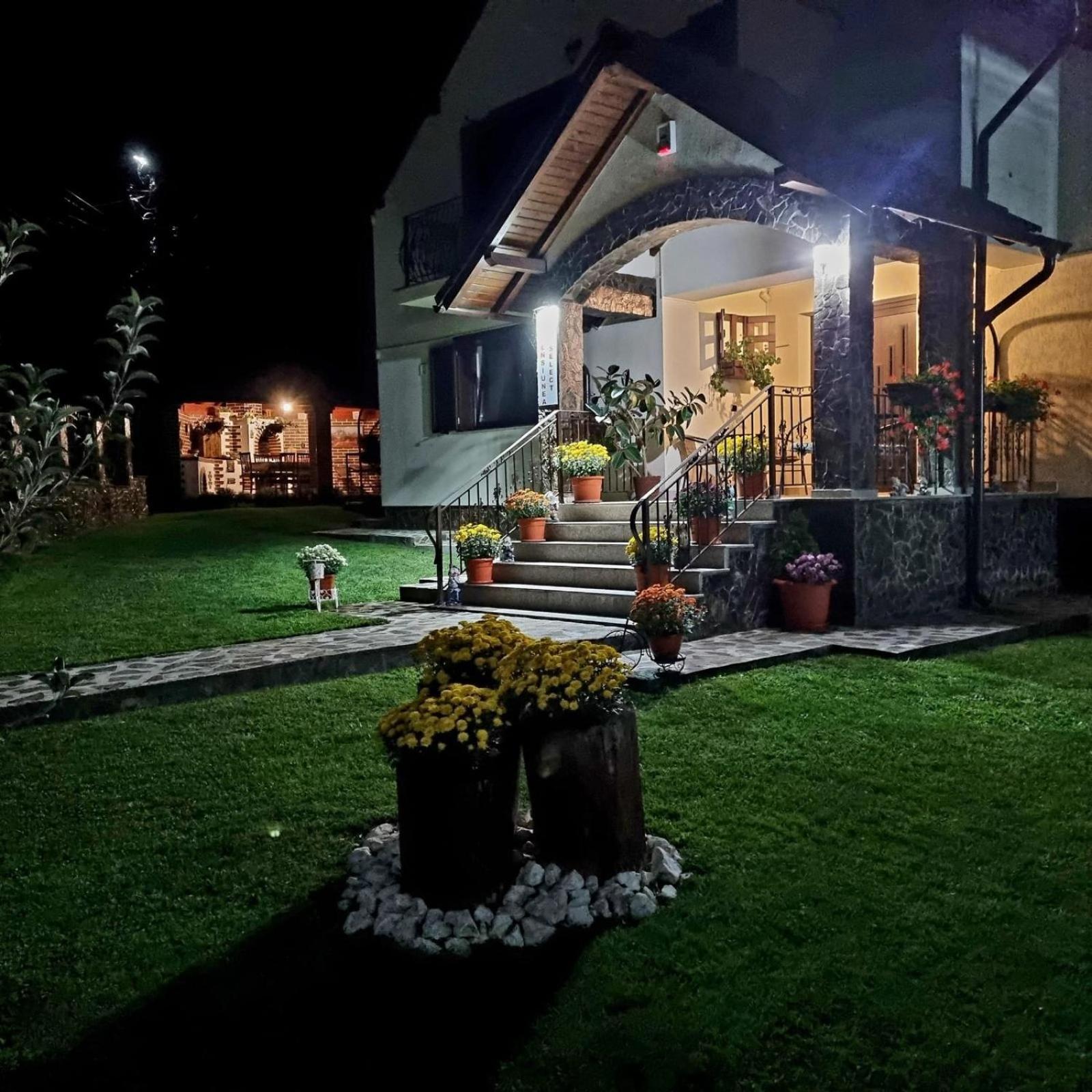 Pensiunea Select Curtea de Argeş Exteriér fotografie