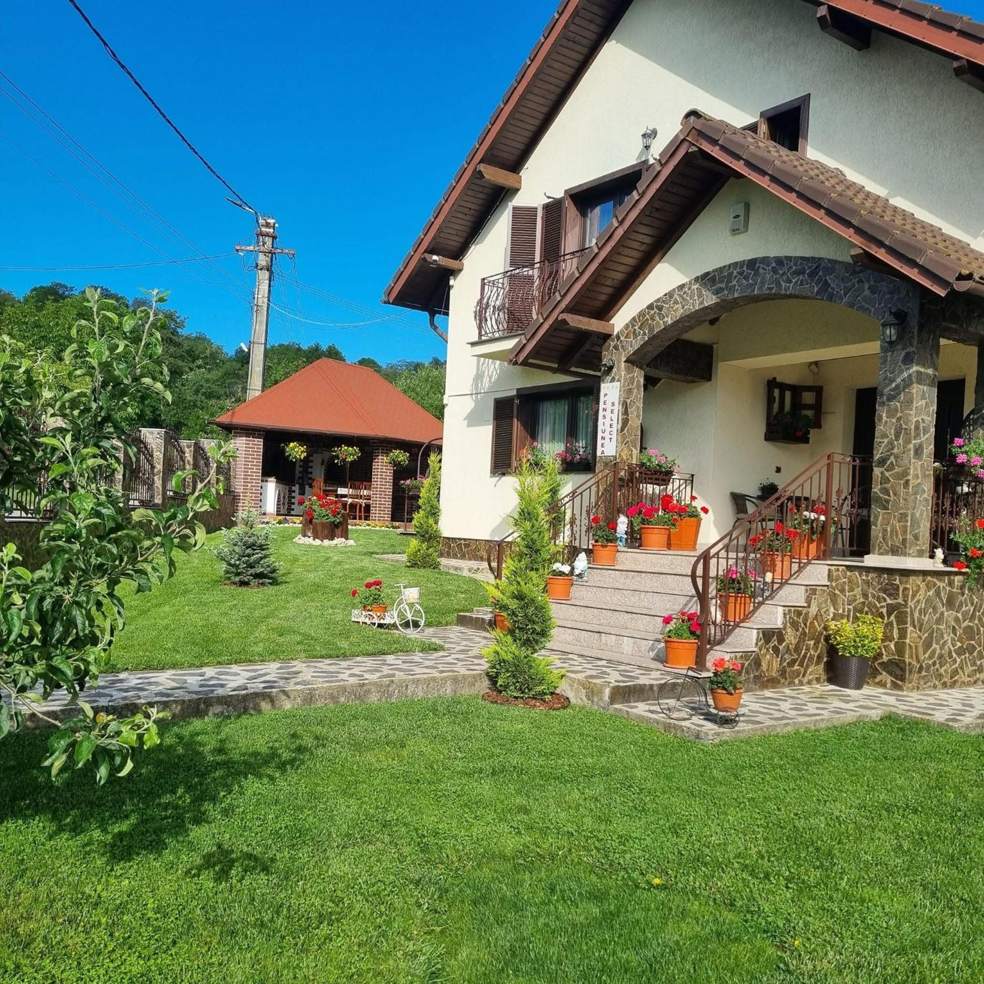 Pensiunea Select Curtea de Argeş Exteriér fotografie