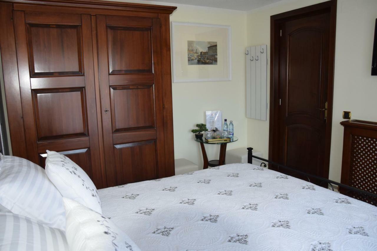 Pensiunea Select Curtea de Argeş Exteriér fotografie